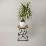 kwietnik-drewno-material-wykonania-metal