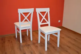skandynawskie-krzeslo-krzyz-bialy-drewno-kuchnia-salon-jadalnia