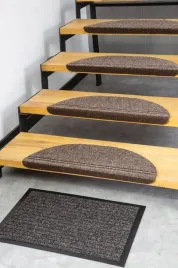 nakladka-na-schody-wewnetrzne-brazowa-25-x-65-cm