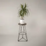 kwietnik-drewno-material-wykonania-metal