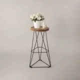 kwietnik-drewno-material-wykonania-metal