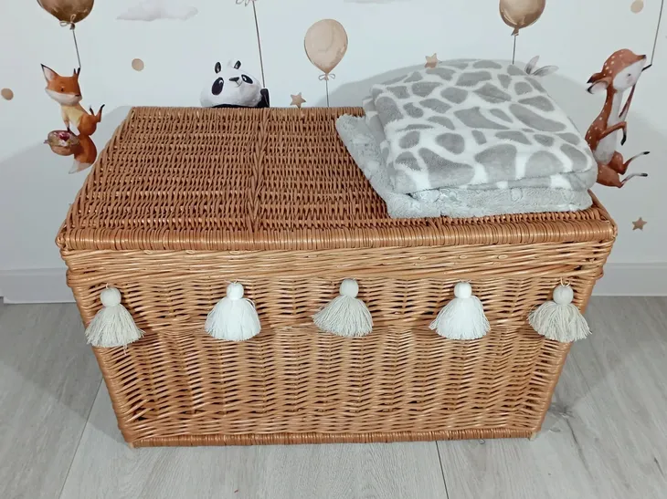 Naturalny kufer wiklinowy skrzynia na zabawki chwosty 70CM