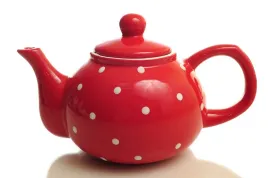 czerwony-ceramiczny-dzbanek-1-l-w-kropki-z-wbudowanym-sitkiem-ii-gatunek
