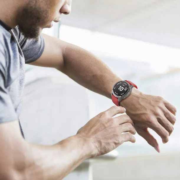 bordowy-pasek-garmin-forerunner-955-quickfit-szerokosc-22-mm
