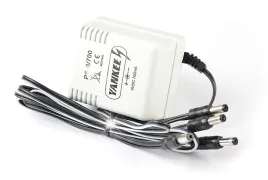 yankee-ps-9-700-stabilizowany-zasilacz-9v-dc-700ma-do-4-efektow-gitarowych