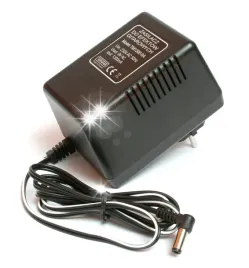 zasilacz-napiecia-przemiennego-1300-ma-9v-ac-tomanek-tm1300-9a