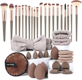 zestaw-pedzli-do-makijazu-40-elementy-blendery-gabki-premium