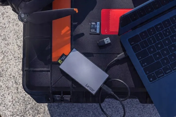 lexar-professional-workflow-go-ssd-2tb-czytnik-kart-sd-microsd-producent-lexar-kod-producenta-lpwf600-710-502t-2tb