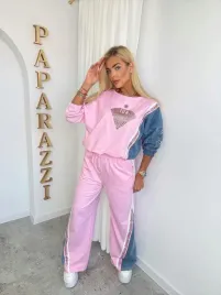 komplet-damski-paparazzi-fashion-dresowy-z-cyrkoniami-i-jeansem-rozowy