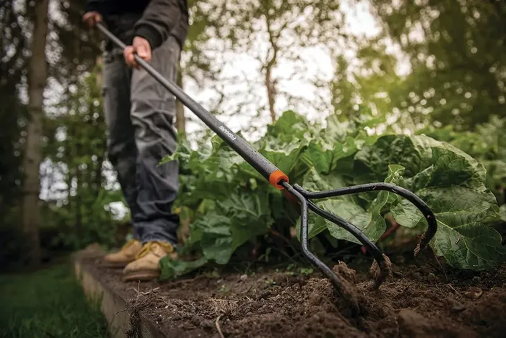 fiskars-kultywator-solid-alu-trzonek-1016034-marka-fiskars
