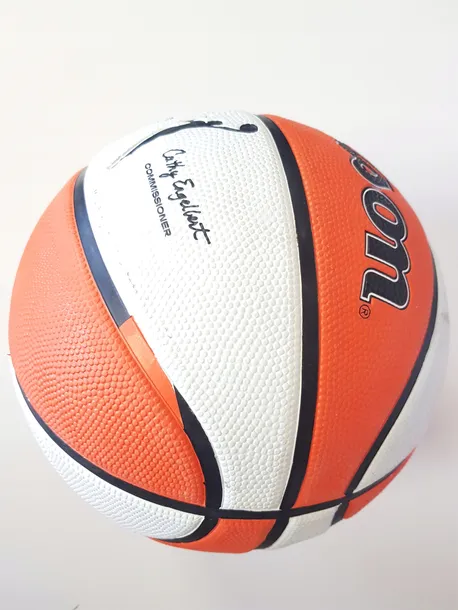 pilka-do-koszykowki-wilson-wnba-r-6-typ-nawierzchni-na-hale