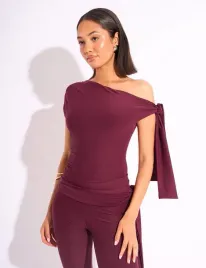 kc81314-prettylittlething-top-asymetryczny-bordowy-18-s