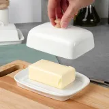 maselniczka-ceramiczna-biala-marka-vilde