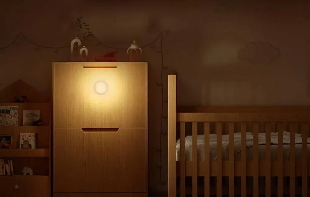 lampka-nocna-yeelight-bialy