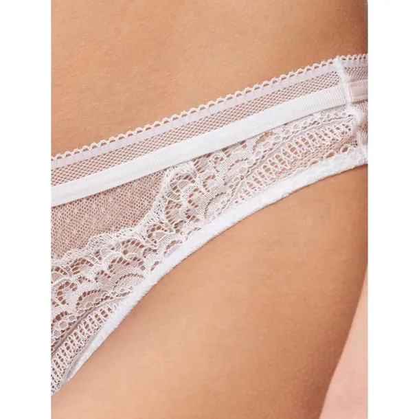 majtki-stringi-triumph-beauty-full-darling-string-biel-46-stan-nowy