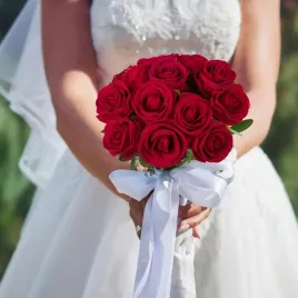 czerwone-roze-dekoracyjne-sztuczne-12-sztuk-50cm-na-prezenty-okazje