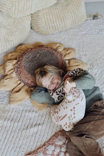 poduszka-podlogowa-slonecznik-farm-lorena-canals-szerokosc-poduszki-60-cm