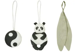 zestaw-3-zawieszek-z-grzechotka-panda-bamboo-lorena-canals