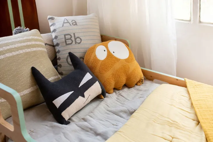 poduszka-duszek-ghosty-30x40-cm-lorena-canals-szerokosc-poduszki-30-cm