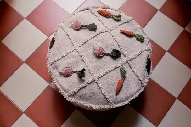 pufa-tic-tac-toe-lorena-canals-kolekcja-veggies