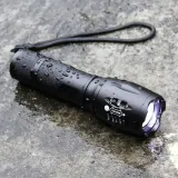 latarka-klasyczna-sternhoff-1000-lm-led-maksymalna-sila-swiatla-1000-lm