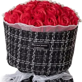 flower-box-mydlane-roze-czerwone-pudelku-walentynki-dzien-babci-mamy-kobiet
