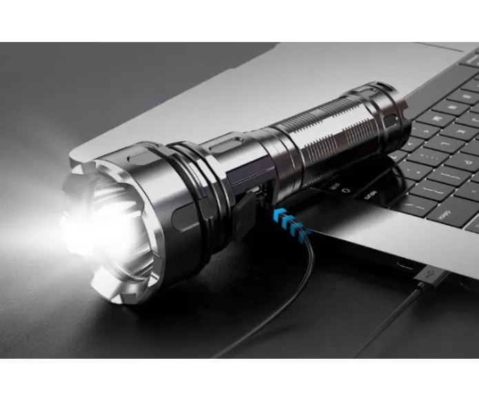 latarka-wielofunkcyjna-eddcom-8000-lm-led-marka-eddcom