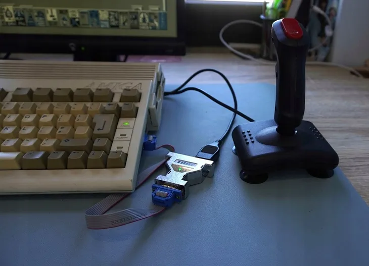 tom-mysz-joy-pad-amiga-500-do-4000-atari-st-c64-marka-electronica-4u-waga-z-opakowaniem-0-29-kg