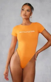 kc33317-prettylittlething-body-z-krotkim-rekawem-nadruk-44-m
