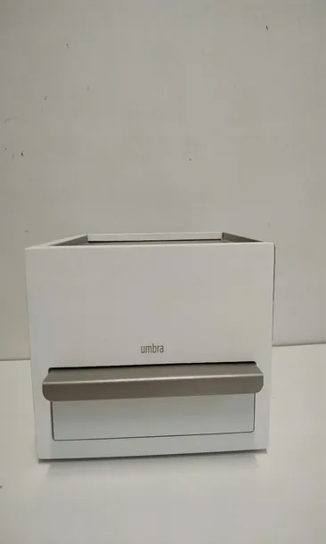 szkatulka-mini-stowit-niklowana-umbra-szerokosc-produktu-17-cm