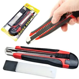 noz-lamany-do-tapet-standard-18-mm-tapeciak-ostrze-tapicerskie-3-ostrza