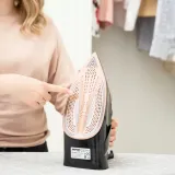 zelazko-parowe-mpm-mze-24-c-kolor-dominujacy-czarny