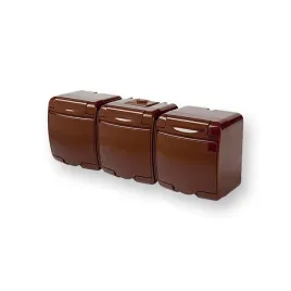 junior-gniazdo-potrojne-z-u-brazowe-4ghe-3