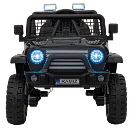 pojazd-off-road-4x4-sport-czarny-przyciski-dzwiekow-i-klaksonu-kierownicy