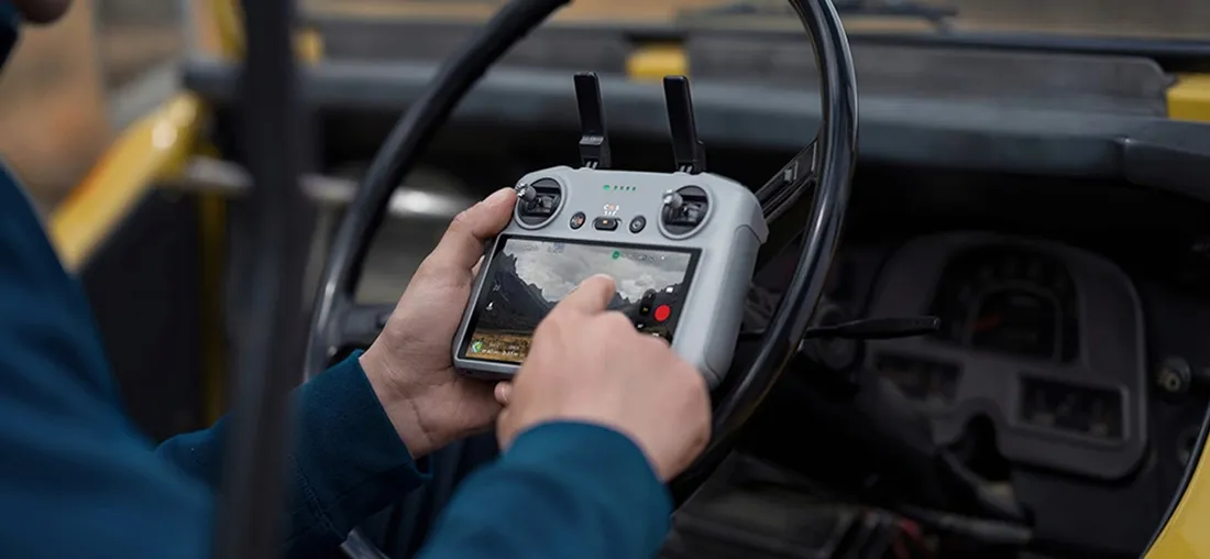 kontroler-do-dronow-dji-rc-2