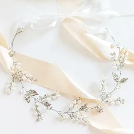 wianek-z-perelkami-na-komunie-slub-boho-glam-z-perelkami-i-listkami-srebrny