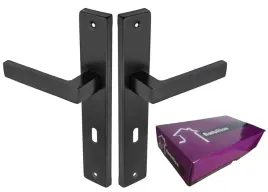 klamka-do-drzwi-drzwiowa-z-wspomaganiem-czarna-szyld-na-klucz-wewnetrzna