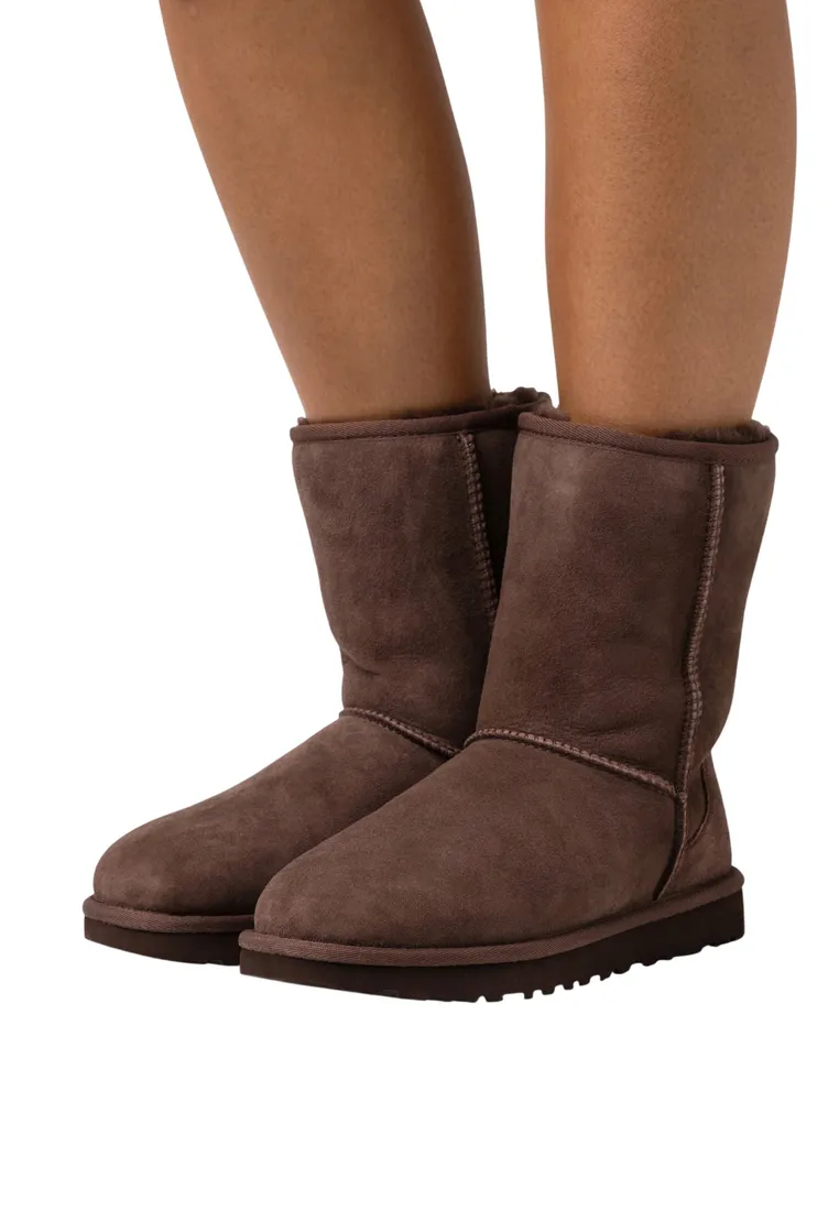 ugg-classic-short-ii-botki-r38