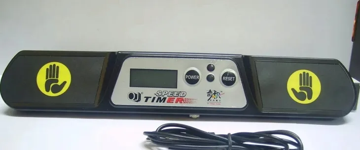 yj-pocket-cube-timer-stoper-do-ukladania-kostek-wiek-dziecka-3-lata