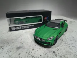 realistyczny-model-samochodu-mercedes-benz-amg-zielony