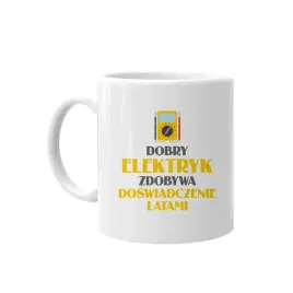 dobry-elektryk-zdobywa-doswiadczenie-latami-kubek