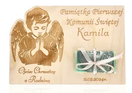 duzy-bon-podarunkowy-na-pieniadze-drewniany-komunia-swieta-chlopczyk
