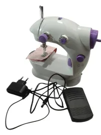 mini-maszyna-do-szycia-przenosna-sm-202a-naped-nozny-led-2-predkosci