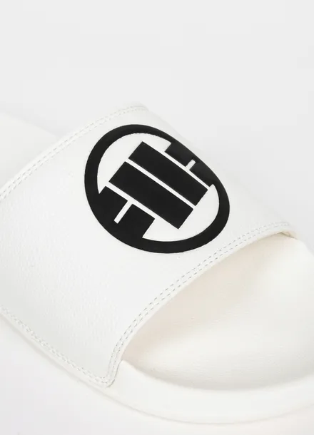 klapki-kapielowe-pit-bull-logo-biale-plec-produkt-damski