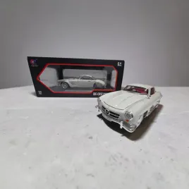 realistyczny-model-samochodu-mercedes-300-sl-bialy-1-24