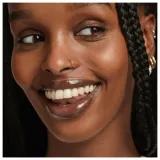 rimmel-oh-my-gloss-blyszczyk-do-ust-100-love-bug-wlasciwosci-nawilzajace-o-przedluzonej-trwalosci