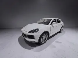 realistyczny-model-samochodu-porsche-cayenne-bialy-1-24