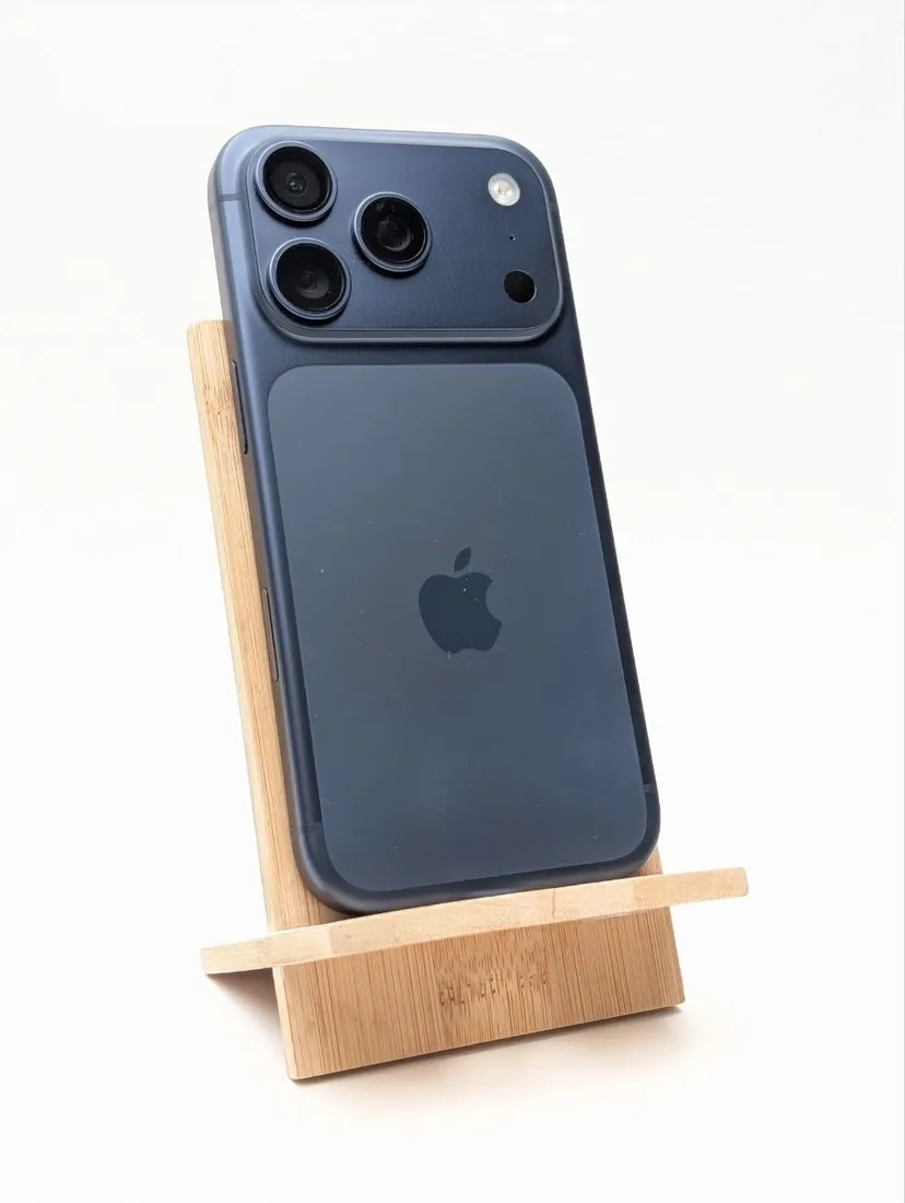 apple-iphone-17-pro-256-gb-glebinowy-blekit-or-esim-or-bateria-100percent-model-telefonu-iphone-17-pro