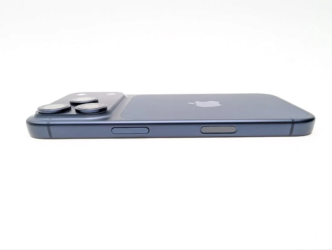 apple-iphone-17-pro-256-gb-glebinowy-blekit-or-esim-or-bateria-100percent-model-telefonu-iphone-17-pro