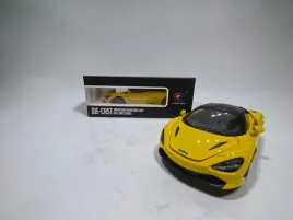 realistyczny-model-samochodu-mclaren-720s-zolty